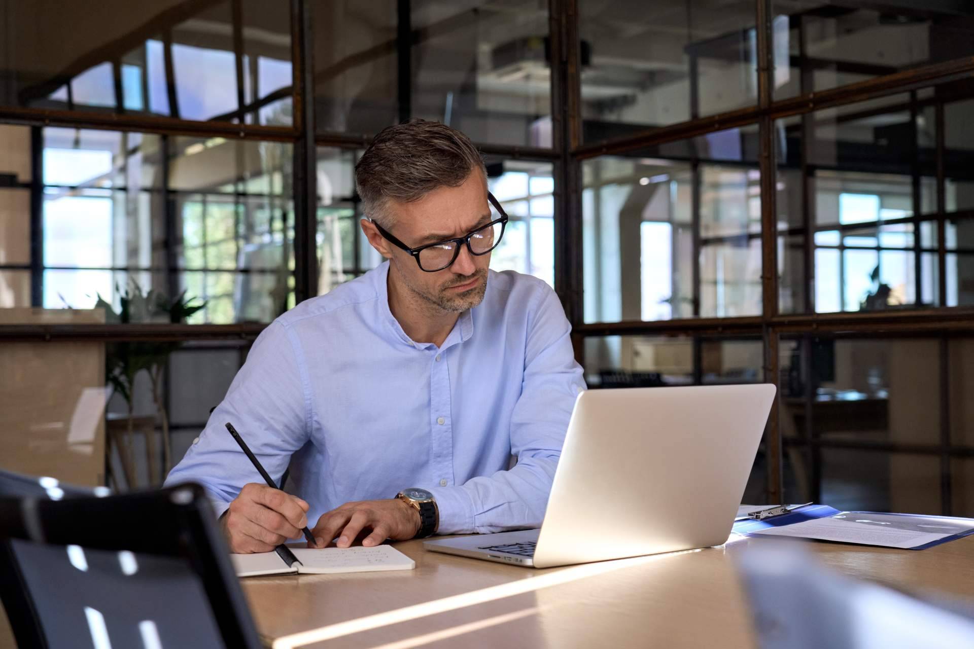 Programas ejecutivos, definición y beneficios para ampliar la experiencia profesional
