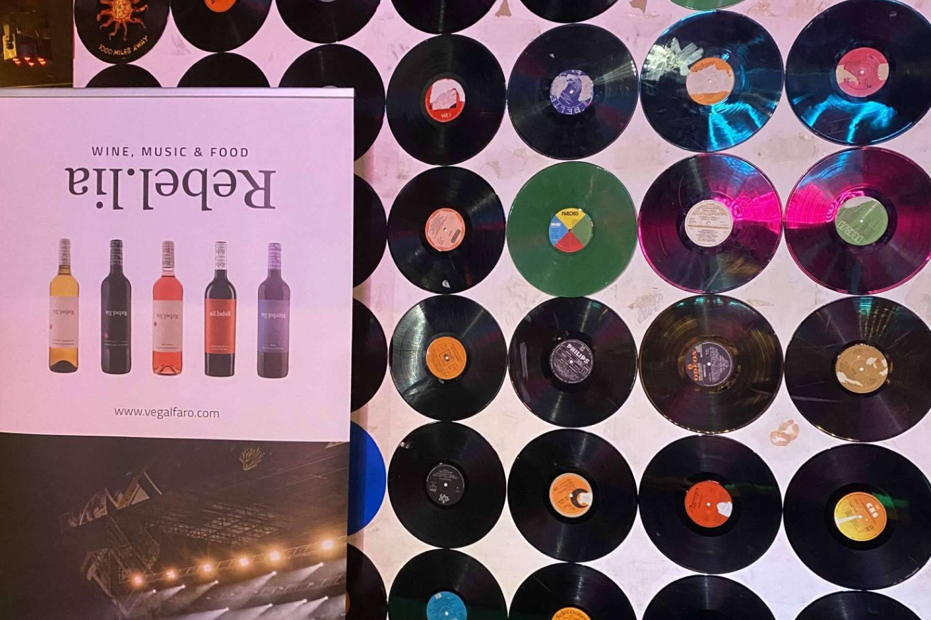 Disfrutar del vino y la música en cada copa, con Rebel.lia