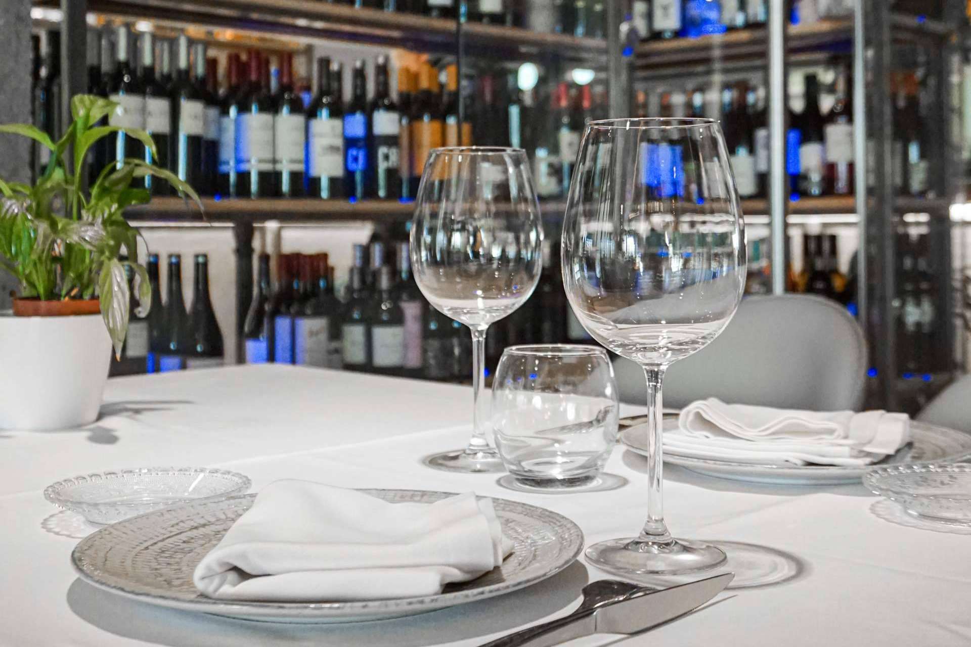 Disfrutar de una cena excepcional bajo las estrellas en la terraza de La Rotonda de Rivas