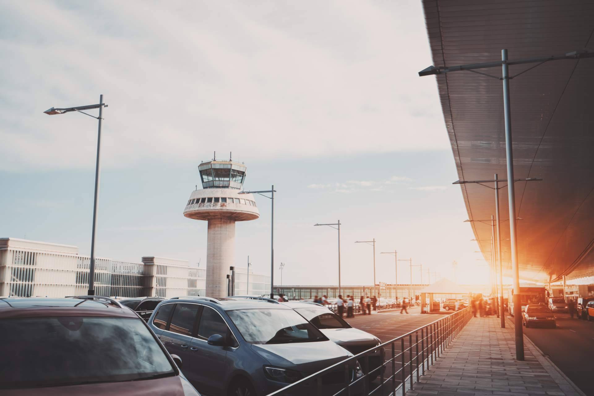 ¿Cómo funciona el servicio de parking aeropuerto Alicante de Apárcalo?