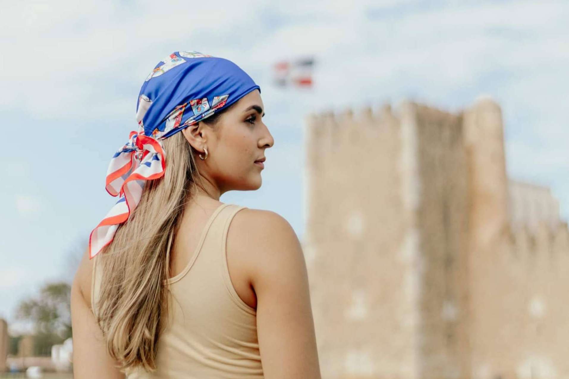 Gifinas revoluciona la moda en España con prendas inspiradas en las icónicas muñecas sin rostro
