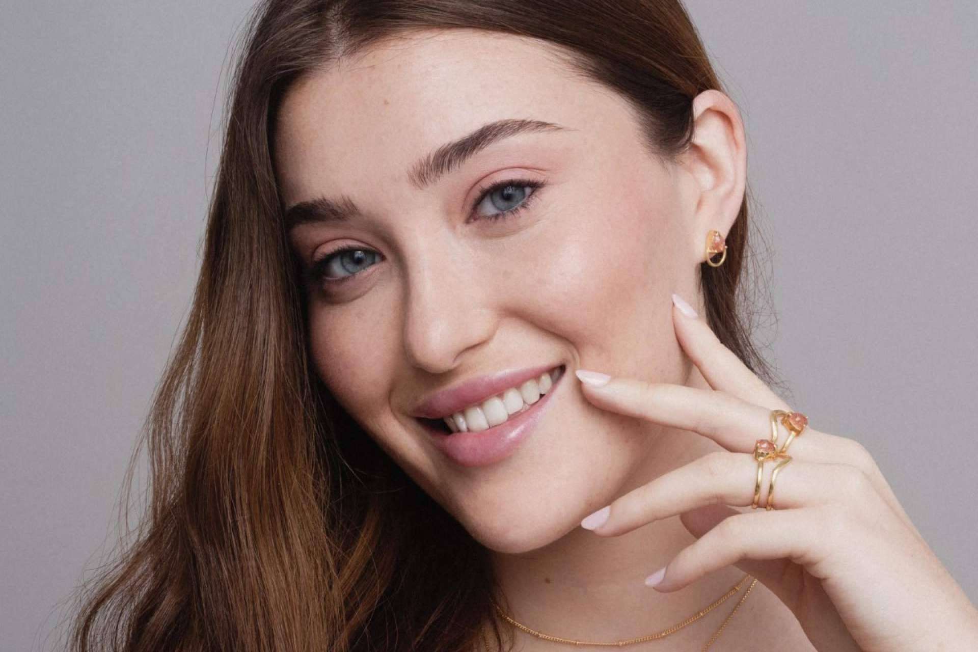 Stonbow ofrece anillos con piedra natural que transmiten emociones