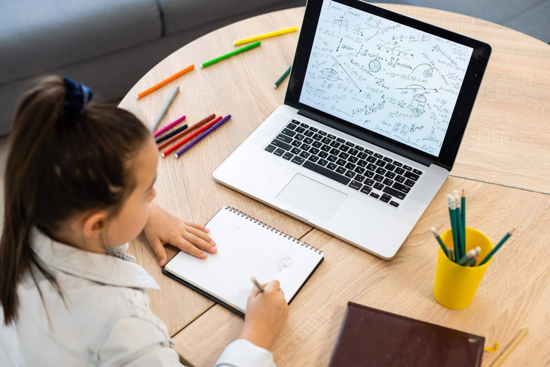 La nueva academia de Rankerfy ofrece cursos para aprender a monetizar en línea las herramientas de posicionamiento SEO