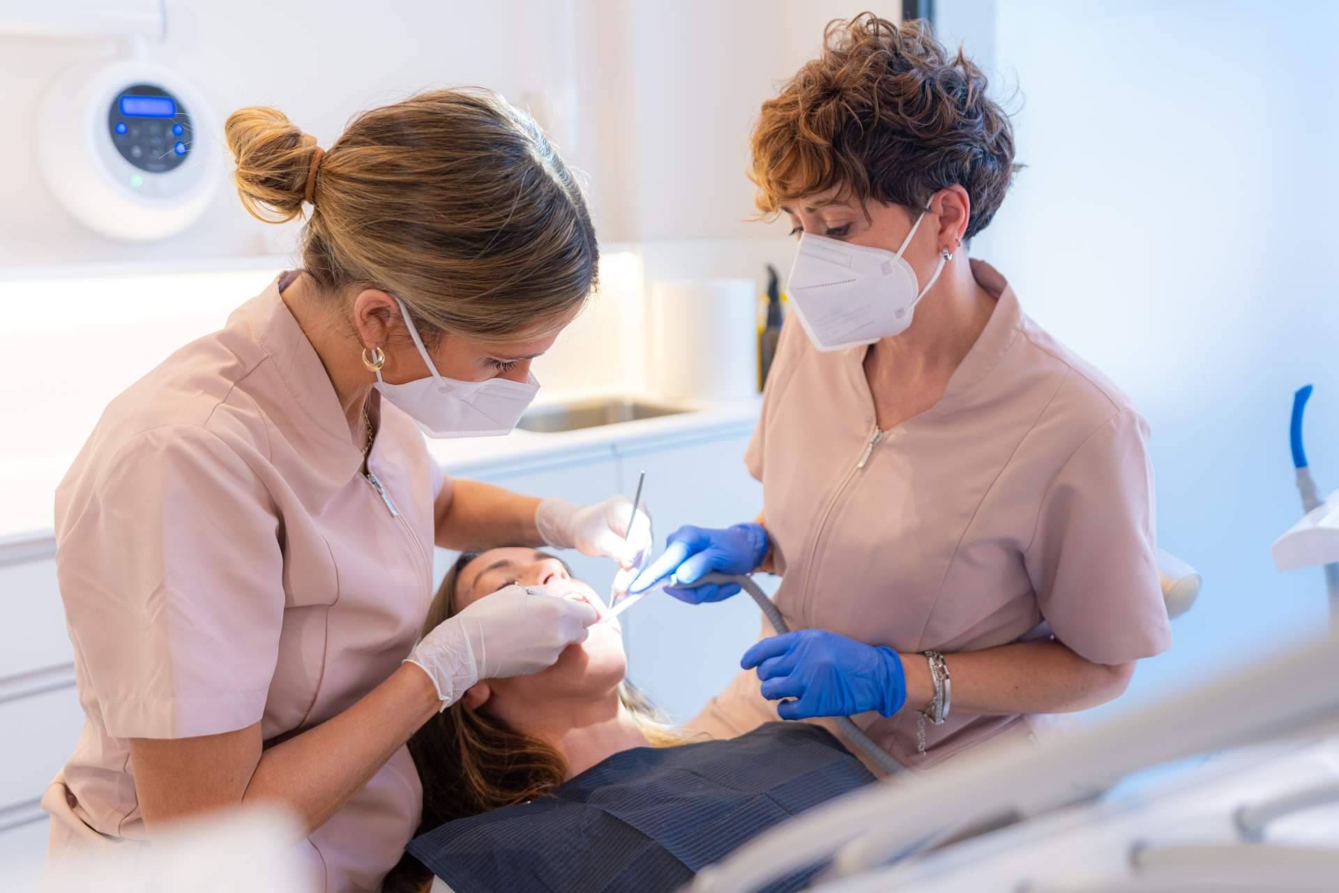 Servicios dentales integrales en Denty Dent con atención personalizada y avanzada