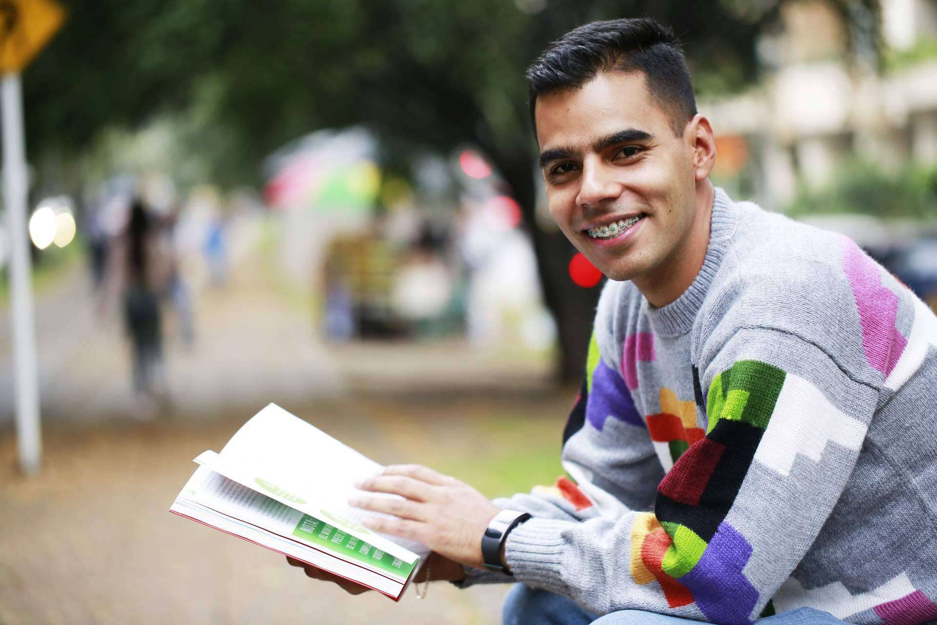 El diseño de sonrisa con ortodoncia de Marlon Becerra mejora la apariencia y potencia la autoestima