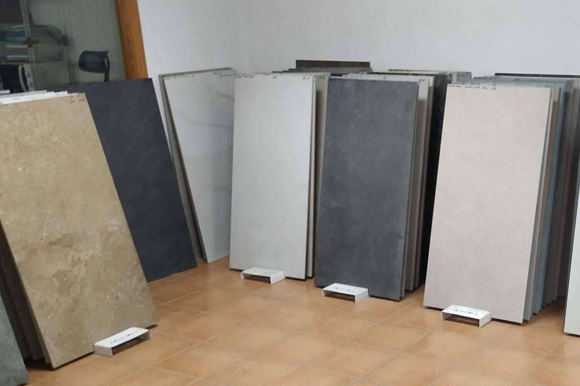 Artegres revoluciona las reformas con lotes de azulejos en liquidación y diseños accesibles