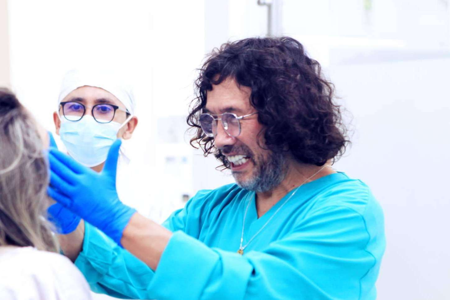 Marlon Becerra, sinónimo de calidad en implantes dentales en Colombia