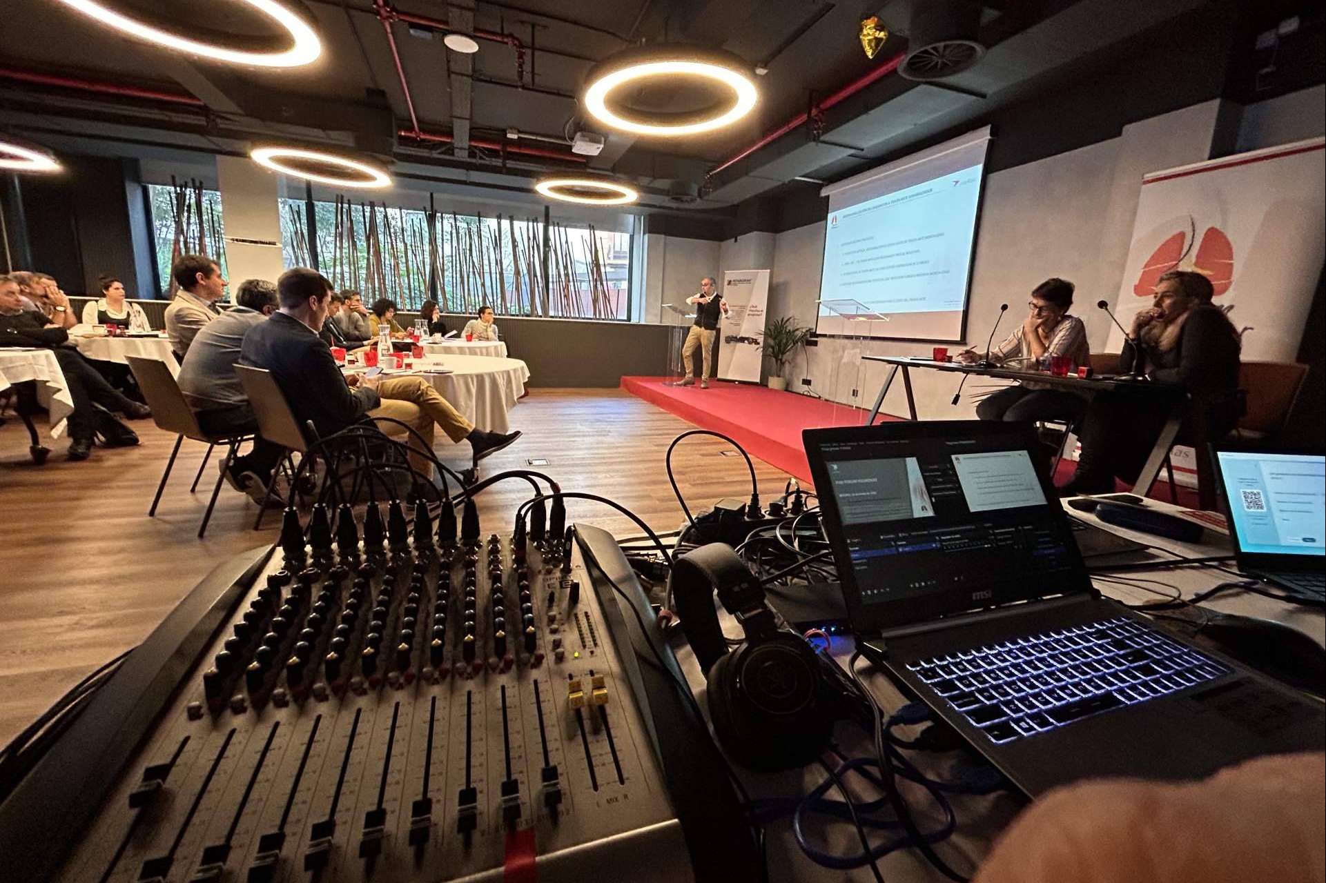 Sonorización, iluminación y audiovisuales para eventos con tecnología puntera, con Sonoriza Eventos