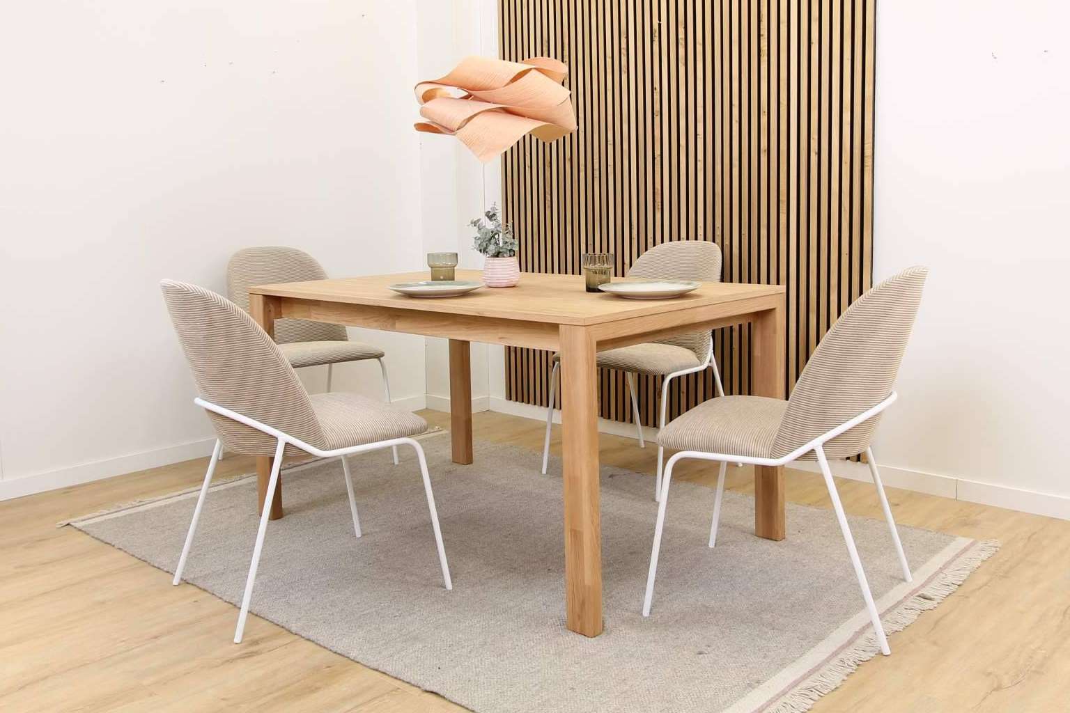 TusMesasysillas.com apuesta por mesas extensibles en roble y adaptables hasta 3 metros