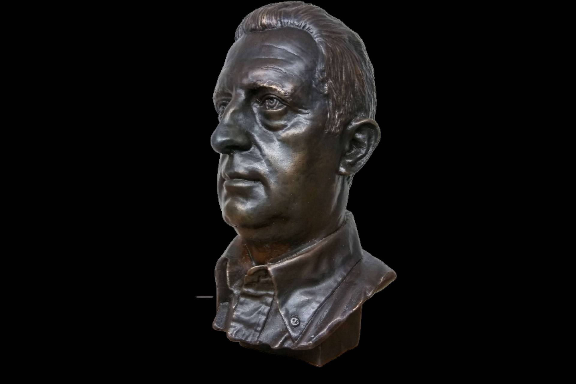 BustosPersonalizados, expertos en esculturas y placas conmemorativas personalizadas en bronce y resina