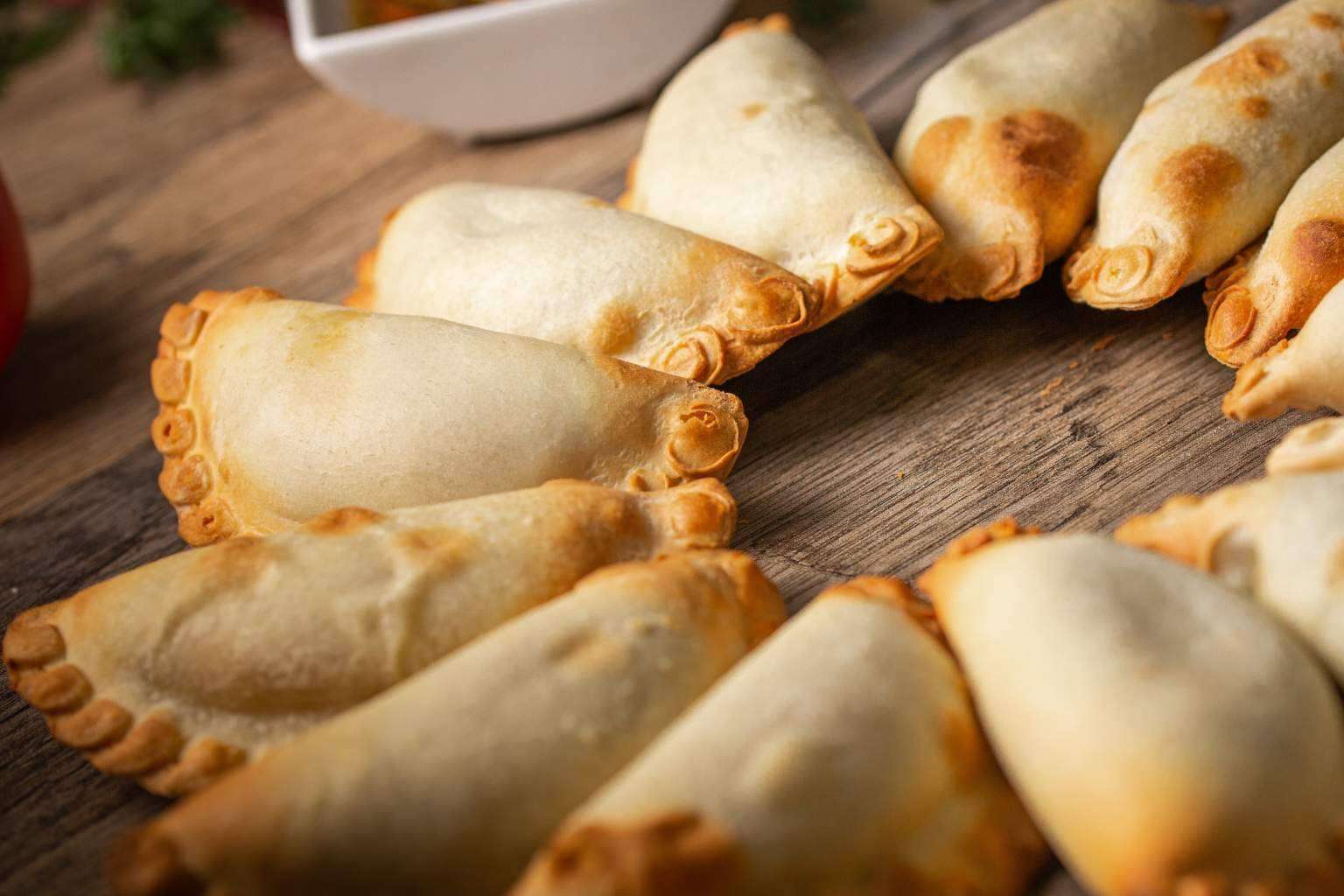 Empanadas argentinas, la apuesta de sabor que enriquece menús de restaurantes, bares y caterings