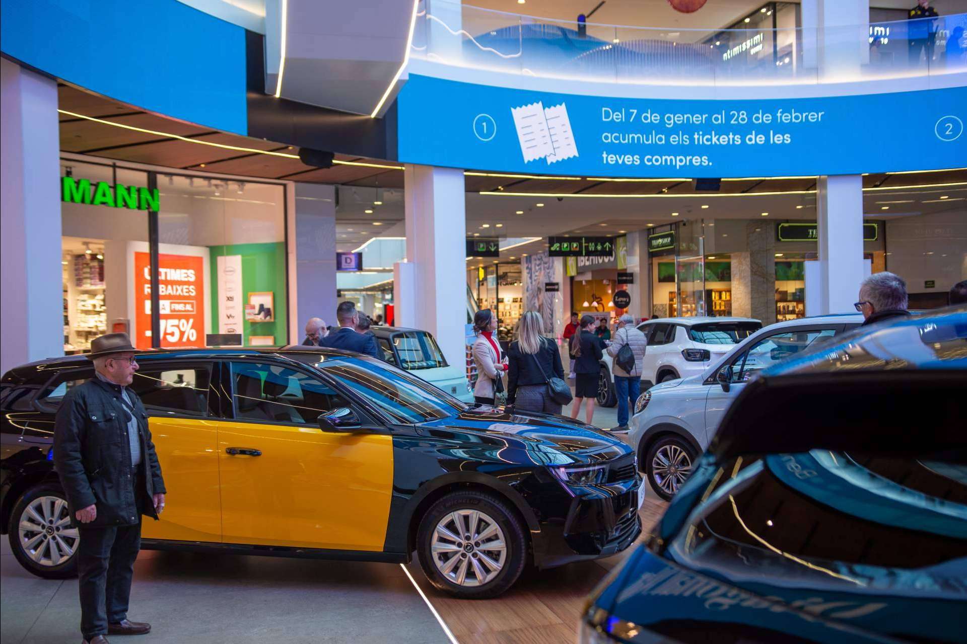 Auto88 presenta las últimas innovaciones del sector automovilístico en el CC Diagonal Mar
