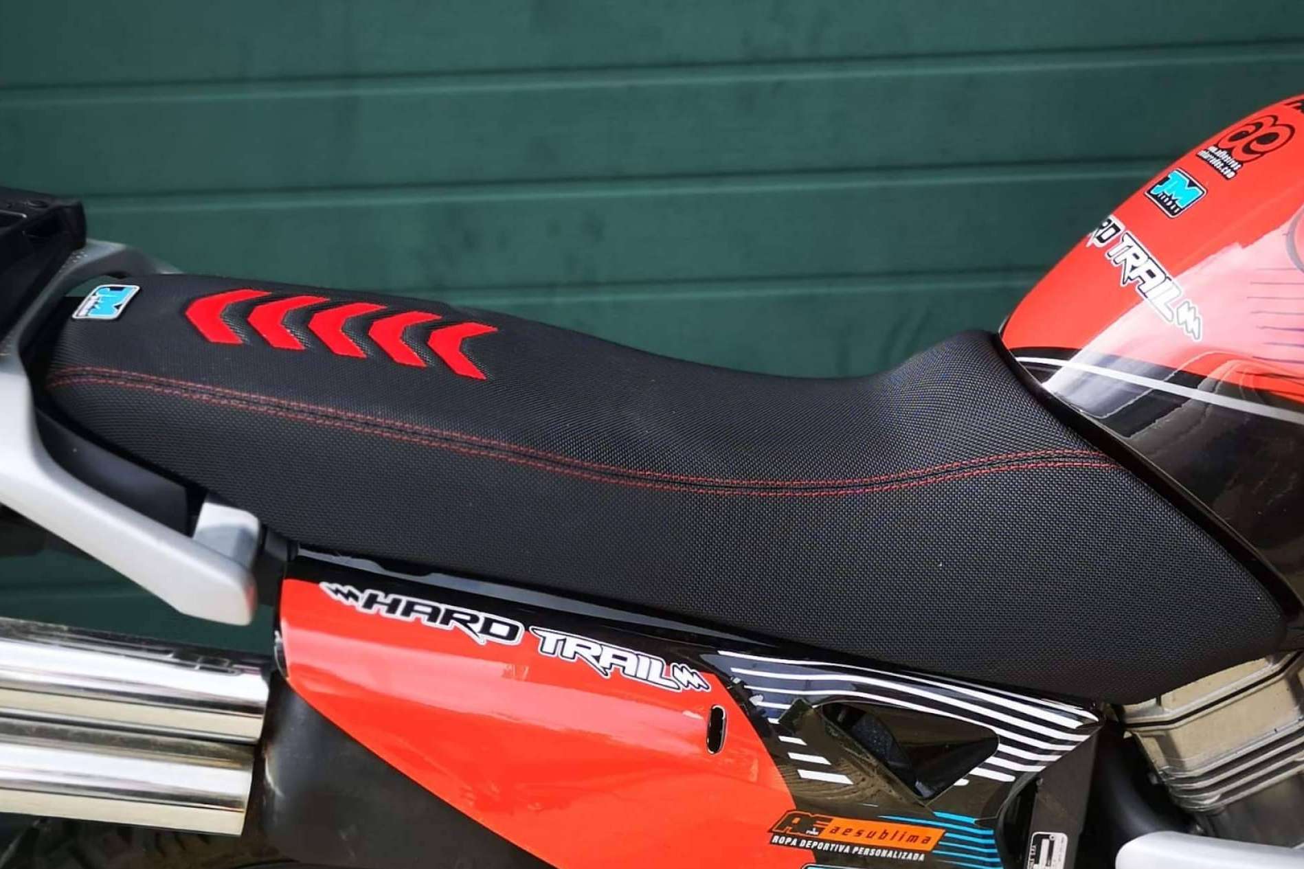 Calidad, confort y diseño; el servicio de tapizado de moto online de JM Fundas