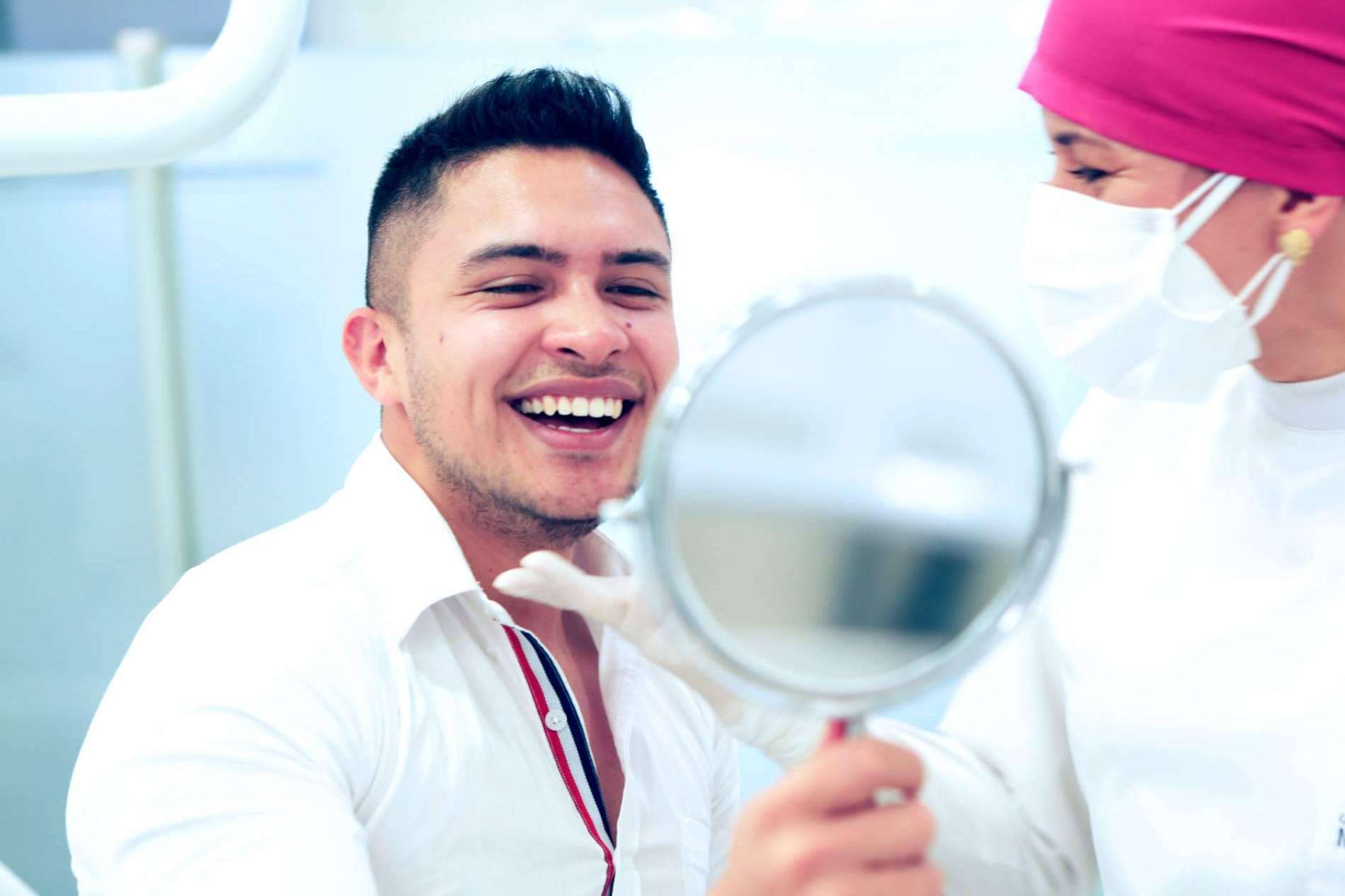 Odontología de Marlon Becerra consolida en 2025 su propuesta clínica integral para pacientes del exterior