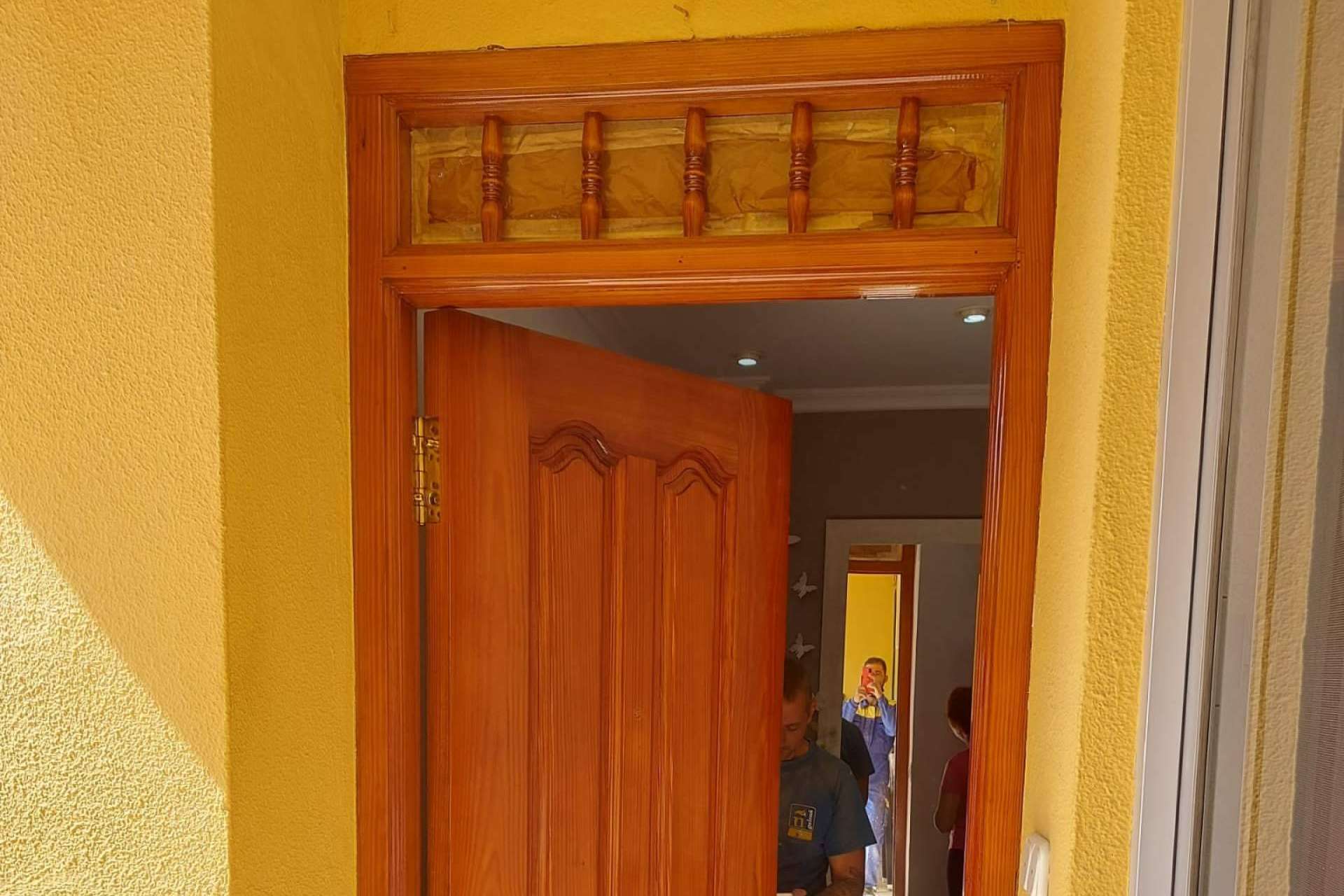 Galvañ Lacados transforma portones con técnicas de restauración avanzadas