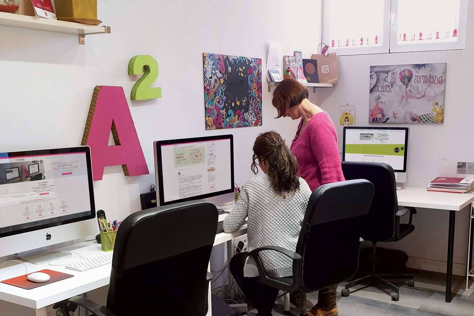 A2colores ofrece creatividad estratégica en diseño gráfico y web para potenciar a las pymes