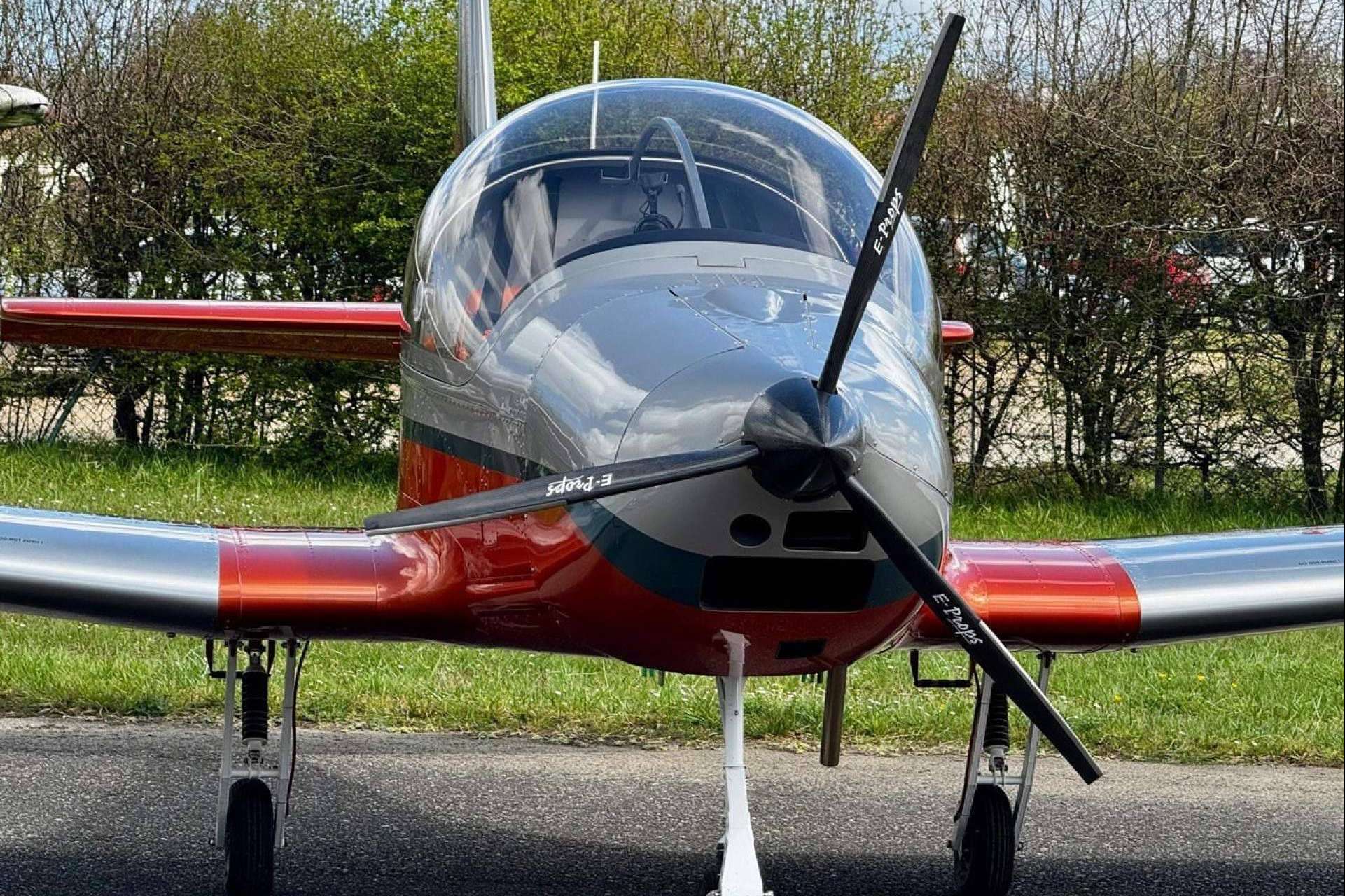Formación, vuelo y acompañamiento profesional; así es 'Piloto por un día' en Asturfly