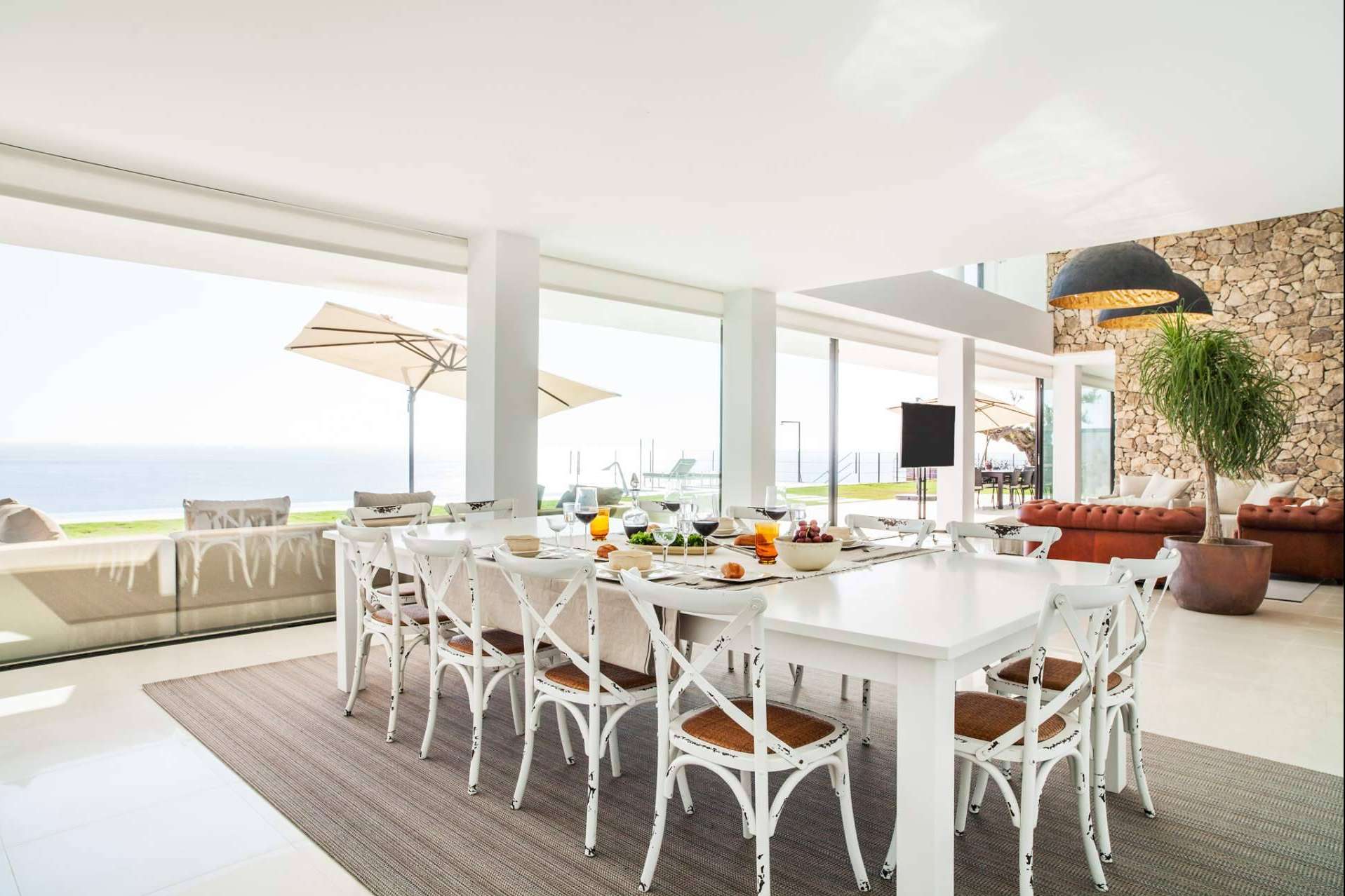 Villa Alkaram ofrece una experiencia vacacional de lujo con piscina privada y jacuzzi en Zahara de los Atunes