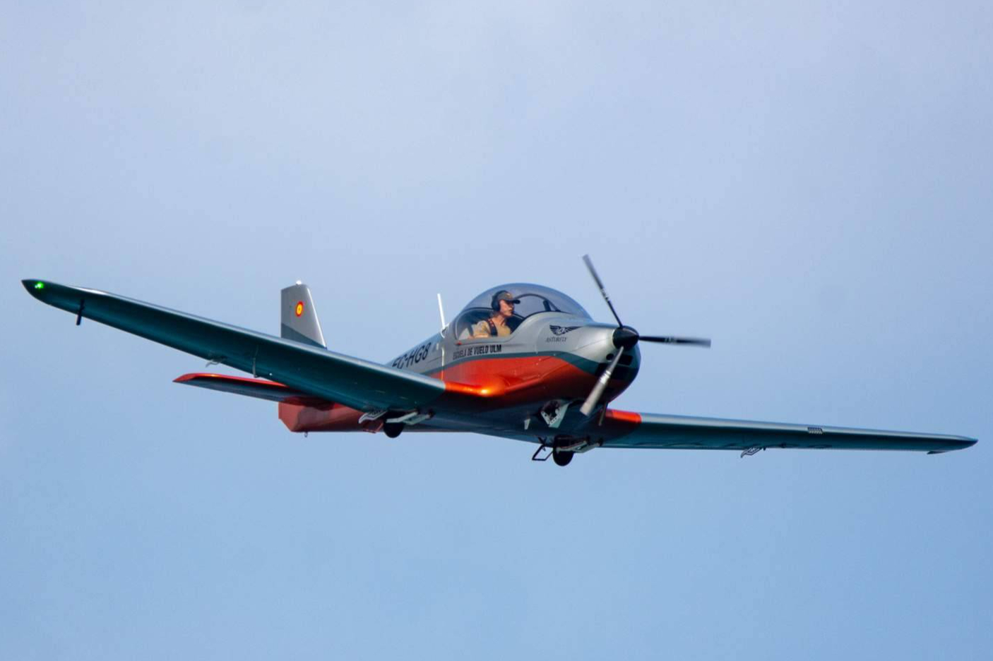 ¿Es seguro volar un ultraligero? Lo que marcan la normativa de AESA y el entrenamiento exigente