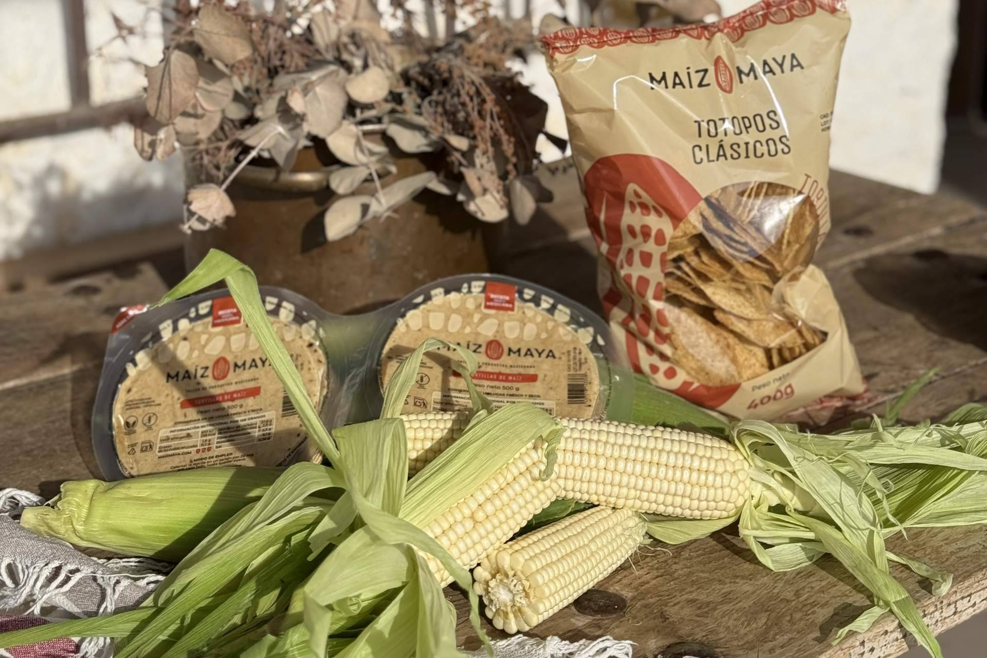 Nixtamalización tradicional; el método con el que Maíz Maya consolida tortillas mexicanas en España