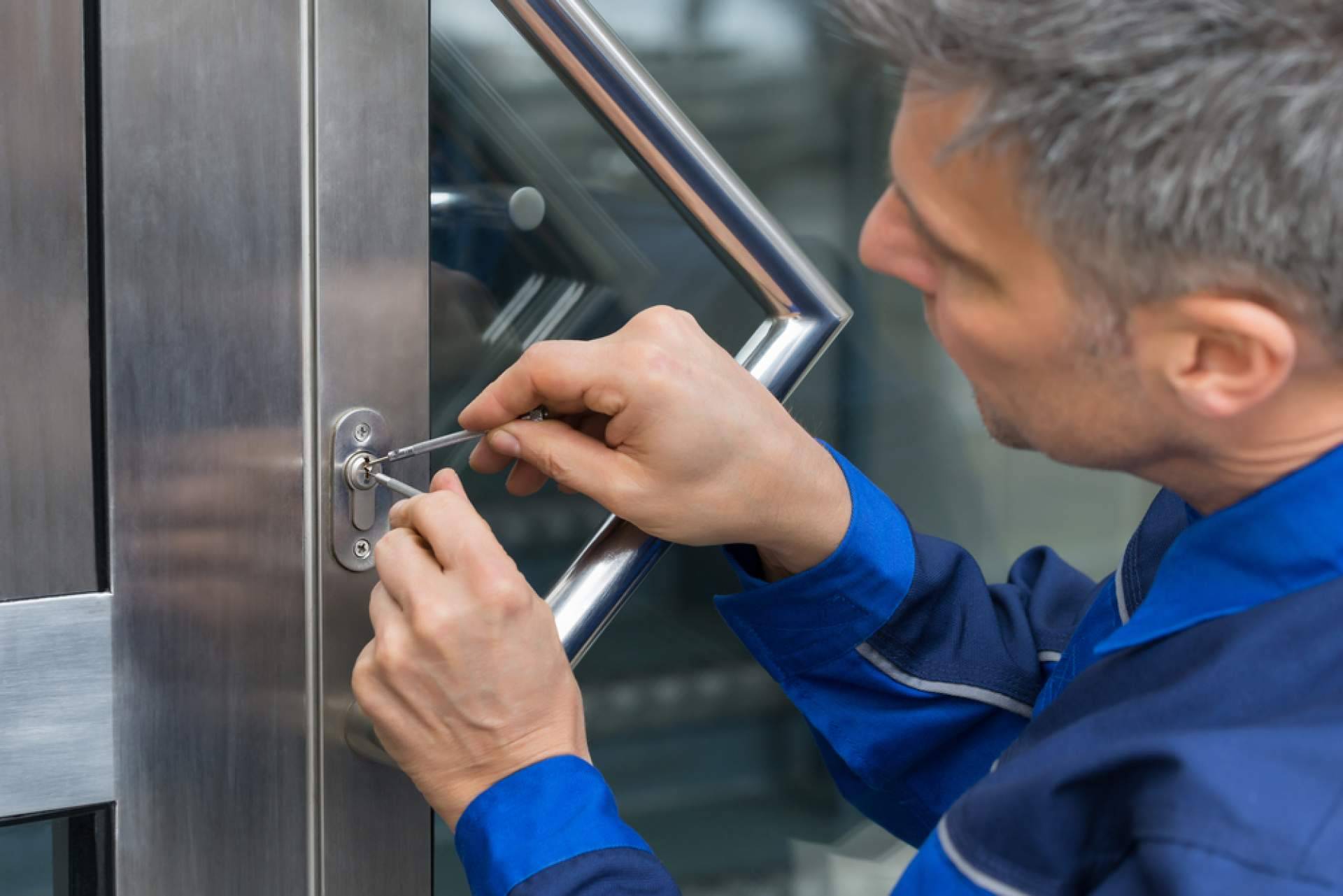 AperturaDePuertas.click presta servicios de cerrajeros en Alicante con atención 24 horas